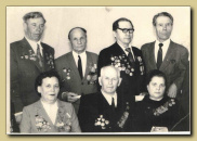 Гаврина Таисья Алексеевна (в первом ряду первая слева) – ветеран Великой Отечественной войны 1941-1945 гг., председатель городской общественной организации ветеранов войны и труда. 
